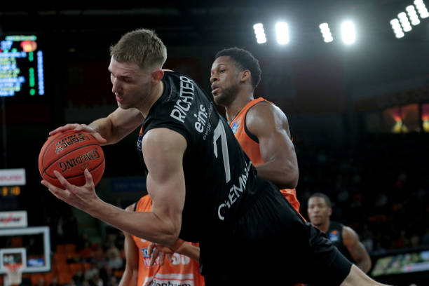 的多元化发 的多元化发