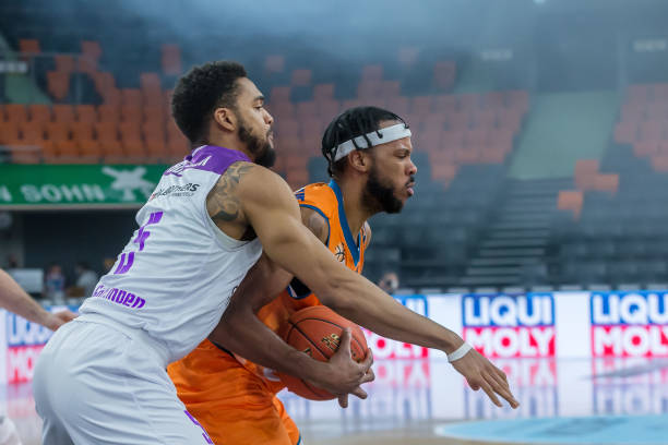 三分球的威 三分球的威